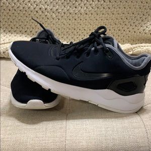 Nike LD Runner Sneakers - B&W